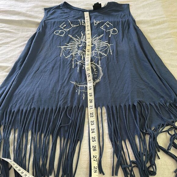 Blue Fringe Sleeveless Top with Sun and Moon Design Size 2X Plus - Picture 8 of 8